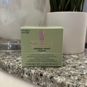 Clinique Smart Clinical Resculpt